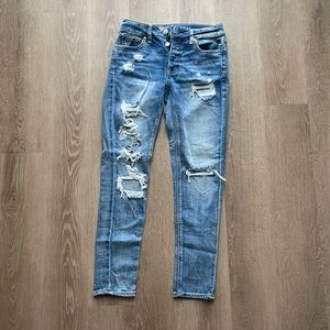 American Eagle Distressed Tomgirl Jeans